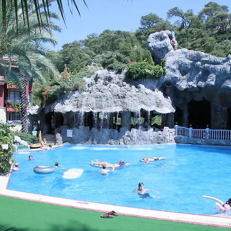 Szálloda Grand Aquarium İçmeler