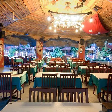 Grand Aquarium Szálloda İçmeler